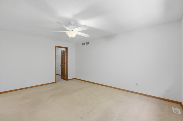 9142 Woodland Drive, Saint Bonifacius, MN 55375