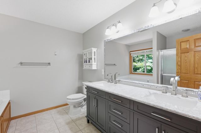 9142 Woodland Drive, Saint Bonifacius, MN 55375