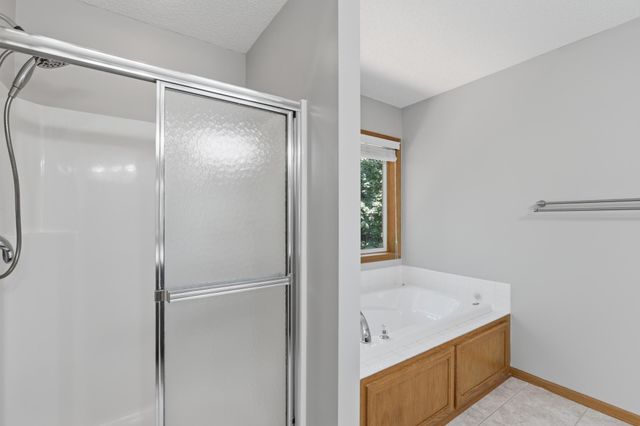 9142 Woodland Drive, Saint Bonifacius, MN 55375