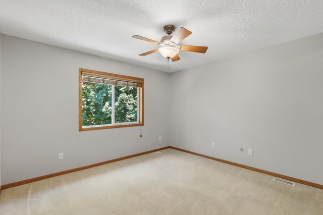 9142 Woodland Drive, Saint Bonifacius, MN 55375