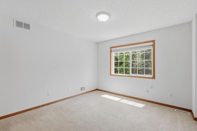 9142 Woodland Drive, Saint Bonifacius, MN 55375