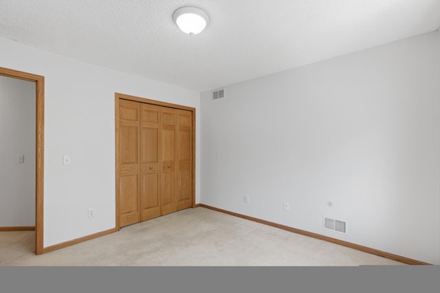 9142 Woodland Drive, Saint Bonifacius, MN 55375