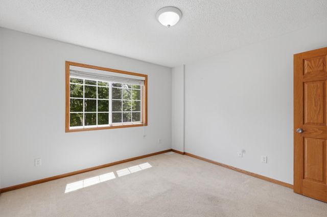 9142 Woodland Drive, Saint Bonifacius, MN 55375