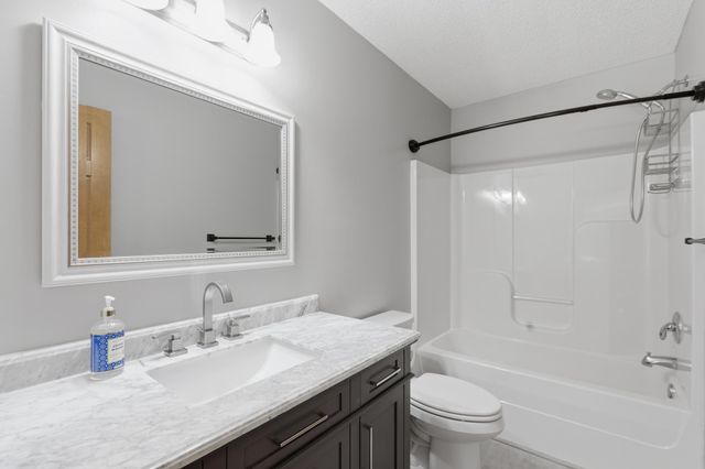 9142 Woodland Drive, Saint Bonifacius, MN 55375