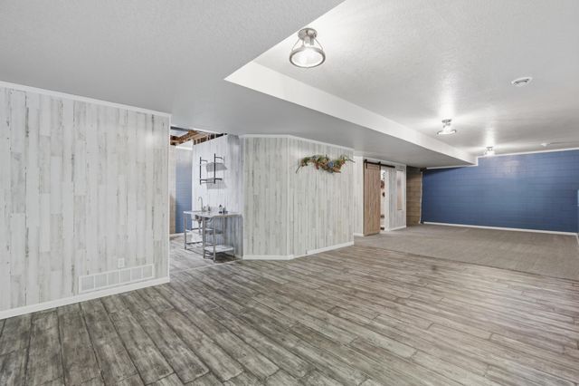 9142 Woodland Drive, Saint Bonifacius, MN 55375