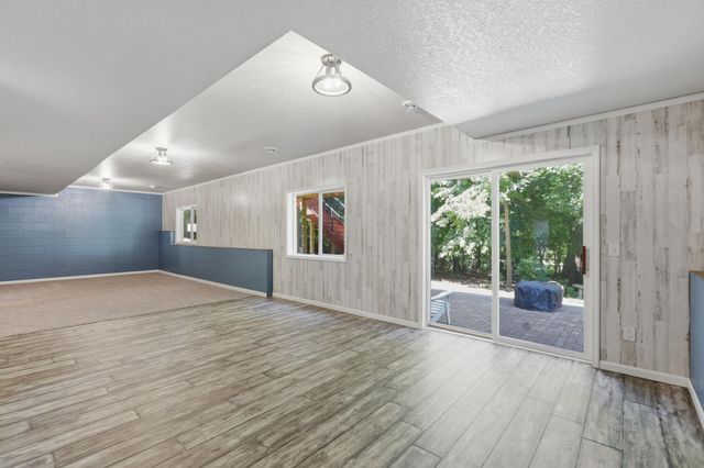 9142 Woodland Drive, Saint Bonifacius, MN 55375