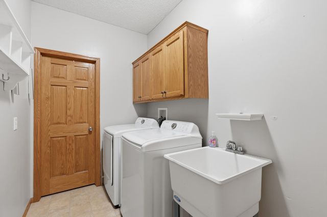 9142 Woodland Drive, Saint Bonifacius, MN 55375
