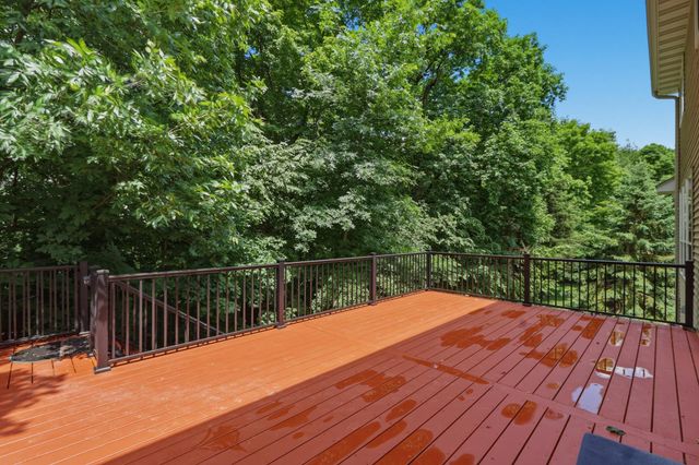 9142 Woodland Drive, Saint Bonifacius, MN 55375