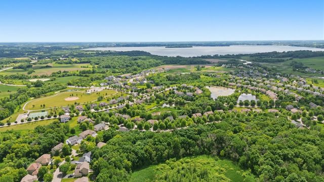 9142 Woodland Drive, Saint Bonifacius, MN 55375