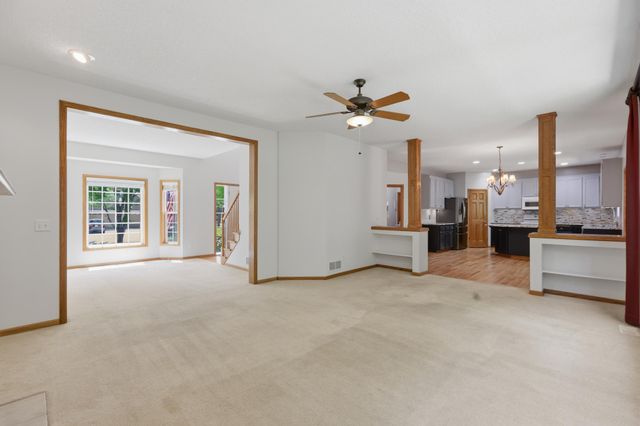 9142 Woodland Drive, Saint Bonifacius, MN 55375