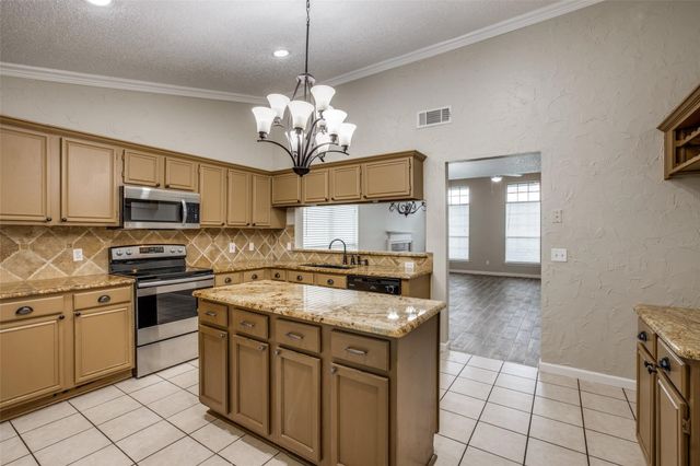 4528 Fargo Drive, Grand Prairie, TX 75052