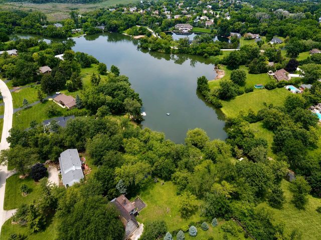 26792 W LAKEVIEW Drive S, Lake Barrington, IL 60084
