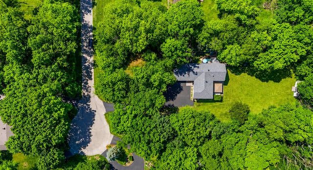 26792 W LAKEVIEW Drive S, Lake Barrington, IL 60084