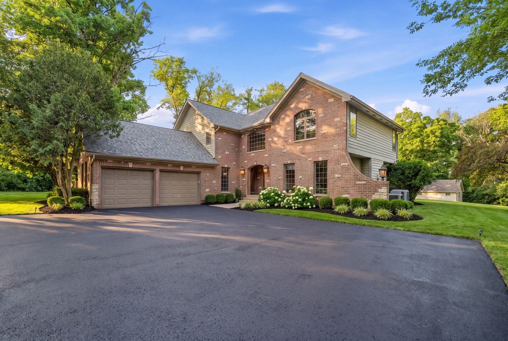 26792 W LAKEVIEW Drive S, Lake Barrington, IL 60084
