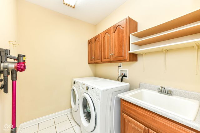 5276 Oakbrook Drive, Plainfield, IN 46168