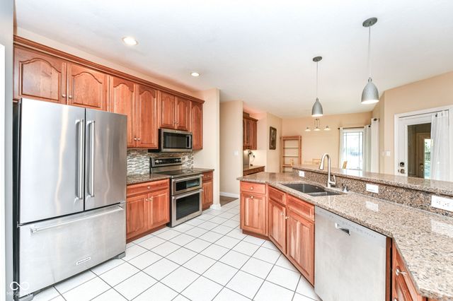 5276 Oakbrook Drive, Plainfield, IN 46168