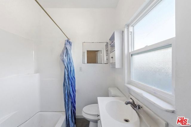 1363 E 49th Street, Los Angeles, CA 90011