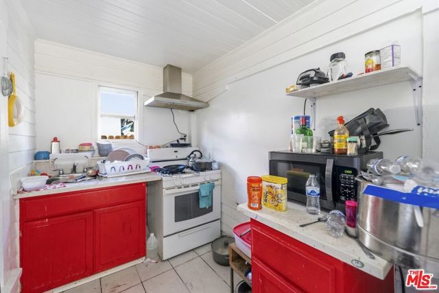 1363 E 49th Street, Los Angeles, CA 90011