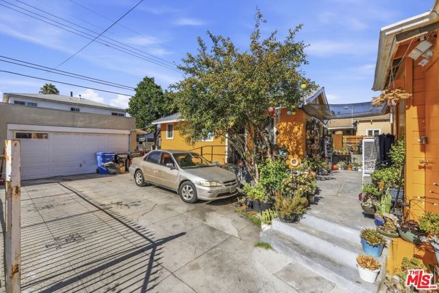 1363 E 49th Street, Los Angeles, CA 90011