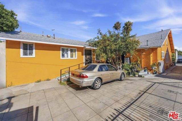 1363 E 49th Street, Los Angeles, CA 90011