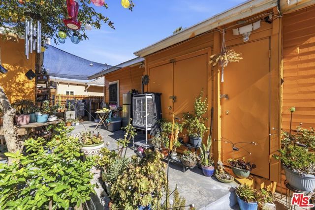 1363 E 49th Street, Los Angeles, CA 90011