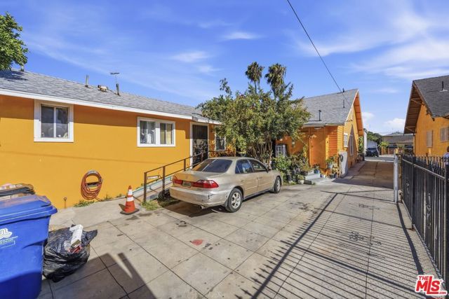 1363 E 49th Street, Los Angeles, CA 90011