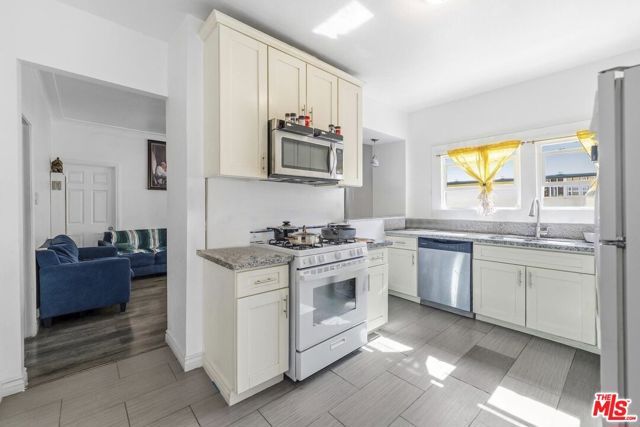 1363 E 49th Street, Los Angeles, CA 90011