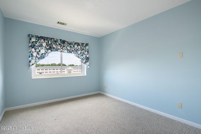 3030 Breckenridge Ln APT 415, Louisville, KY 40220