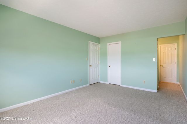 3030 Breckenridge Ln APT 415, Louisville, KY 40220