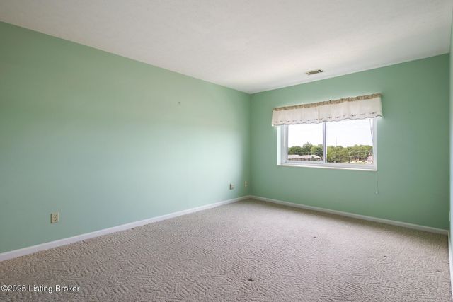 3030 Breckenridge Ln APT 415, Louisville, KY 40220