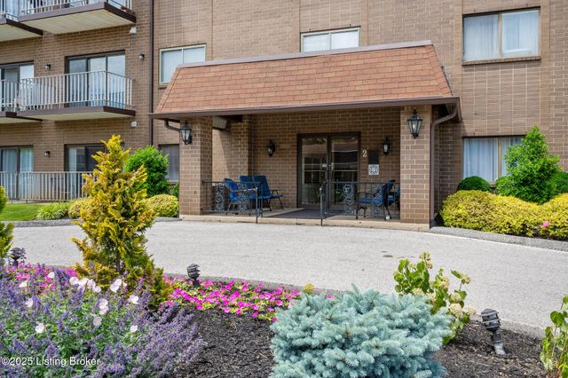 3030 Breckenridge Ln APT 415, Louisville, KY 40220