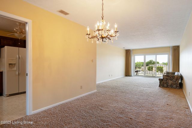 3030 Breckenridge Ln APT 415, Louisville, KY 40220