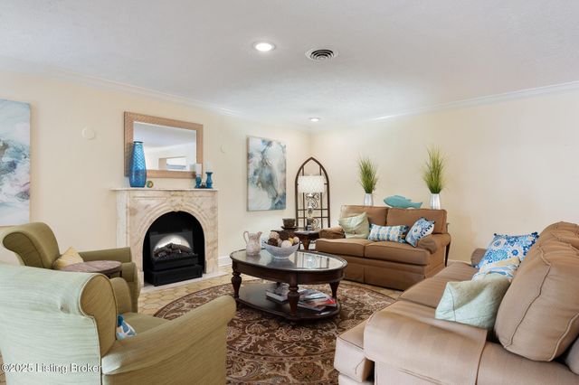 3030 Breckenridge Ln APT 415, Louisville, KY 40220