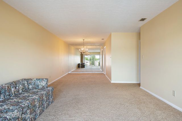 3030 Breckenridge Ln APT 415, Louisville, KY 40220