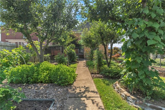 1134 Leishman Ave, New Kensington, PA 15068