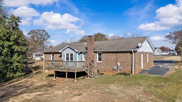 204 Green Ridge Dr, Moore, SC 29369