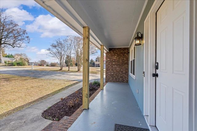 204 Green Ridge Dr, Moore, SC 29369