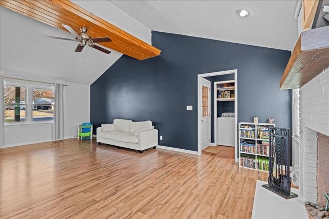 204 Green Ridge Dr, Moore, SC 29369