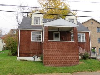 230 Cavitt Ave, Trafford, PA 15085