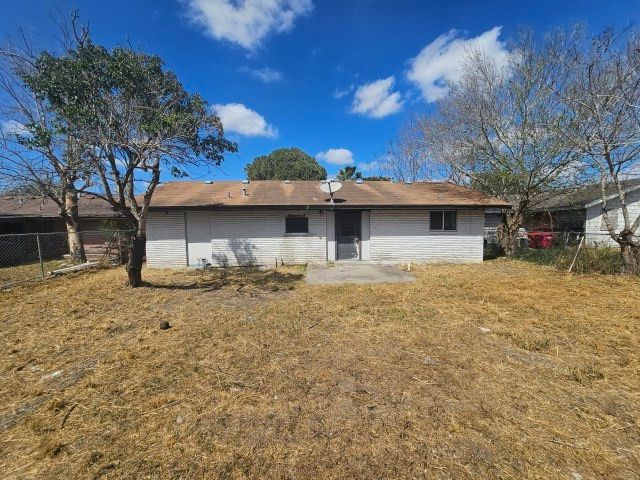 644 W Ligustrum Boulevard, Robstown, TX 78380