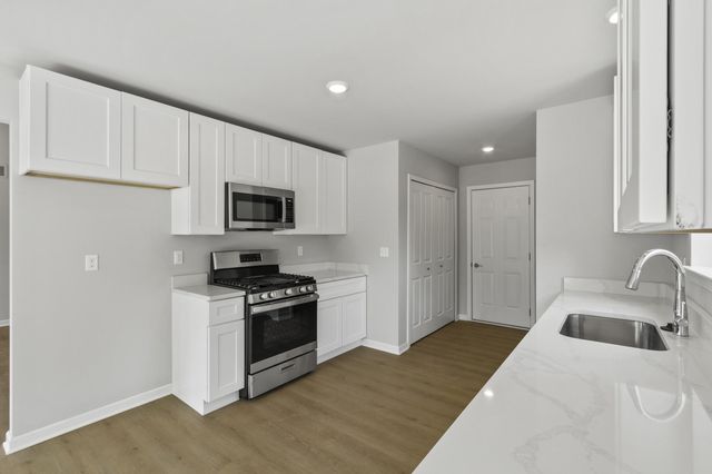 31627 Augusta Drive 68, Romulus, MI 48174