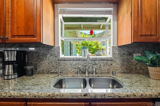 8028 Shantung Dr, Santee, CA 92071