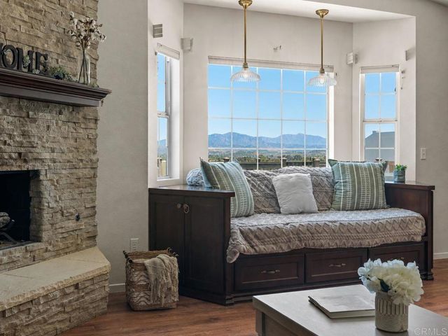 8028 Shantung Dr, Santee, CA 92071