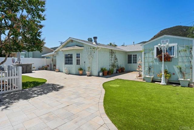 8028 Shantung Dr, Santee, CA 92071