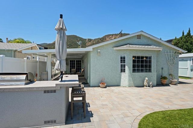 8028 Shantung Dr, Santee, CA 92071