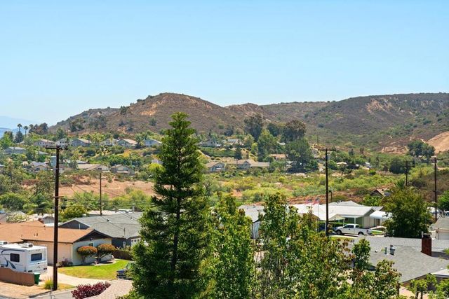8028 Shantung Dr, Santee, CA 92071