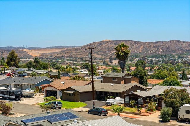 8028 Shantung Dr, Santee, CA 92071