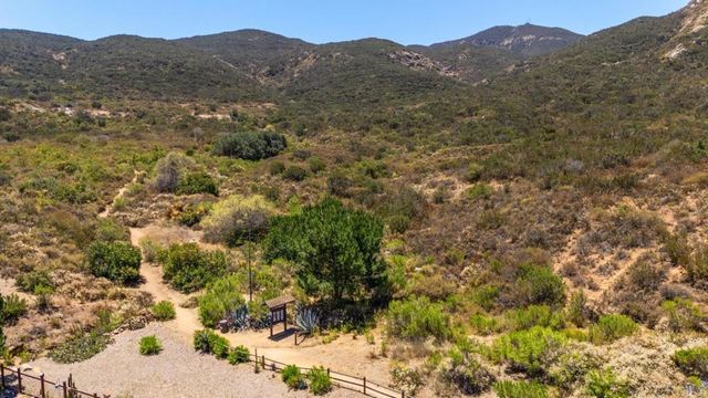 8028 Shantung Dr, Santee, CA 92071