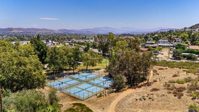 8028 Shantung Dr, Santee, CA 92071