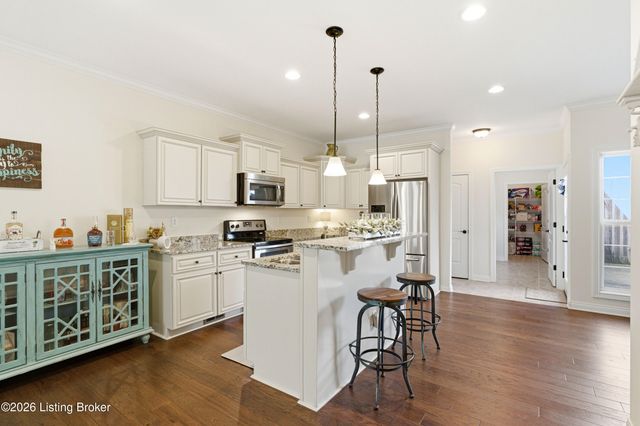 1016 Classic Way, Louisville, KY 40245